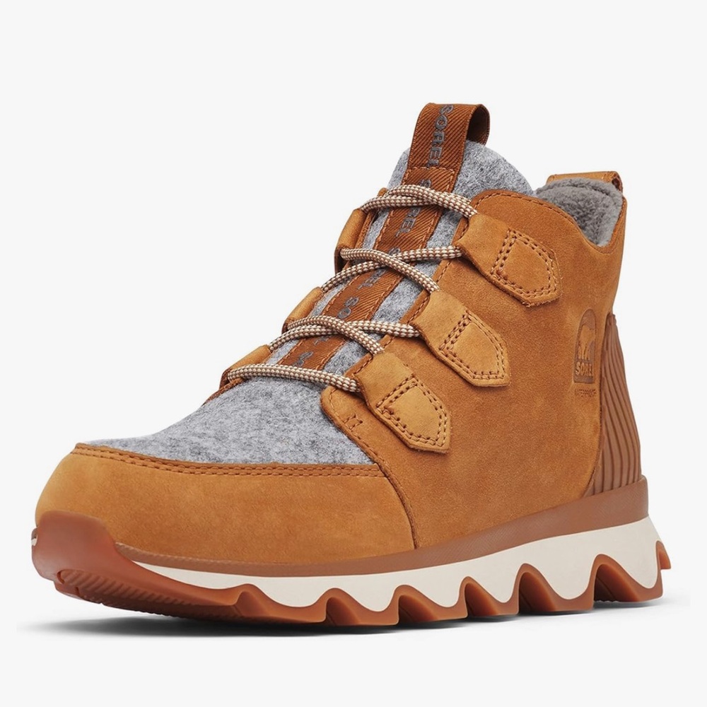 WOMENS SOREL KINETIC CARIBOU BOOT NWT
